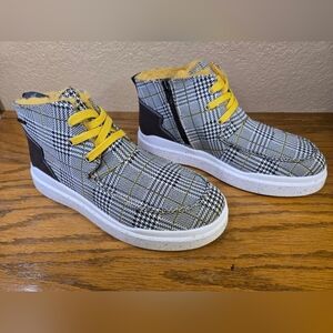 NIB Romika Helsinki High-Top Sneakers with Plaid Pattern (40EU/9-9.5US)